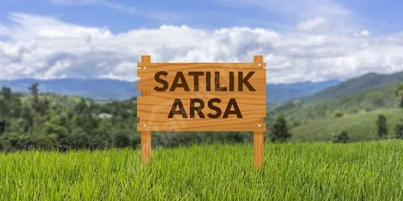 İzmir Urla'da 267 m² avlu vasıflı arsa icradan satılıktır