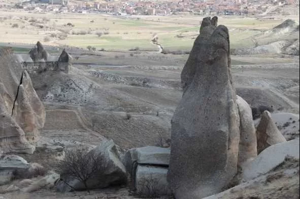 Kapadokya'da peribacaları yıkılıyor
