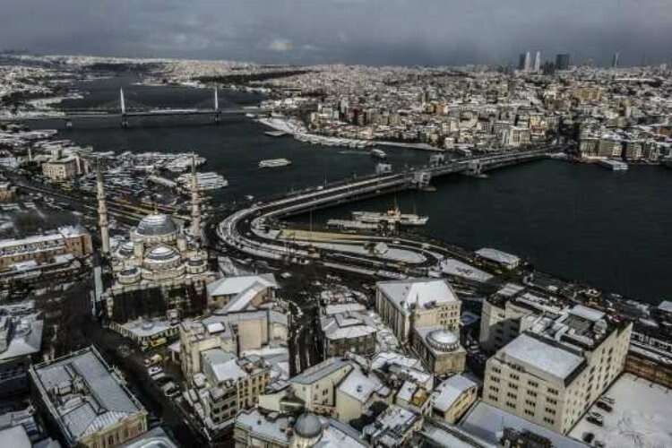 Karla kaplı İstanbul'da havadan çekilen kartpostallık fotoğraflar