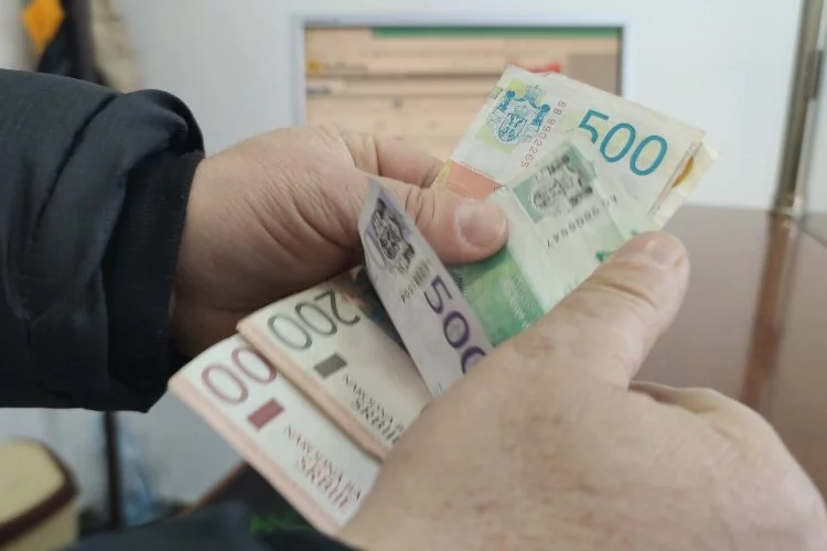 Kosova’da 1 Şubat’tan itibaren Sırp para birimi dinarın kullanımı yasaklanıyor!