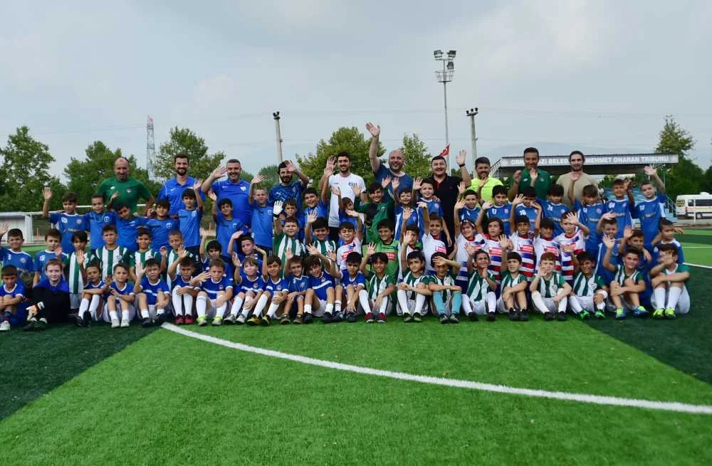 Kurtuluş 100.Yıl Kutlamaları Miniklerin Futbol Turnuvasıyla Başladı