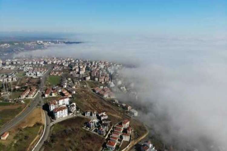 Marmara Denizine sis tabakası: Kartpostallık görüntüler oluştu