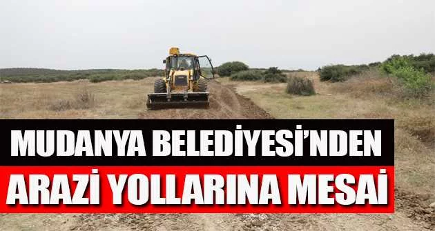 Mudanya Belediyesi’nden arazi yollarına yoğun mesai