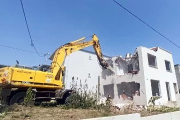 Mudanya'da 5 yılda 40 kaçak yapı yıkıldı!