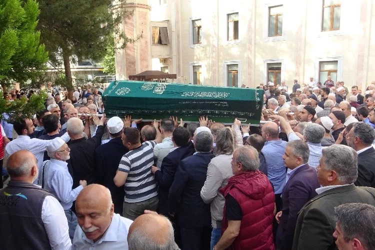 Bursa'da Şair Cengiz Numanoğlu son yolculuğuna uğurlandı