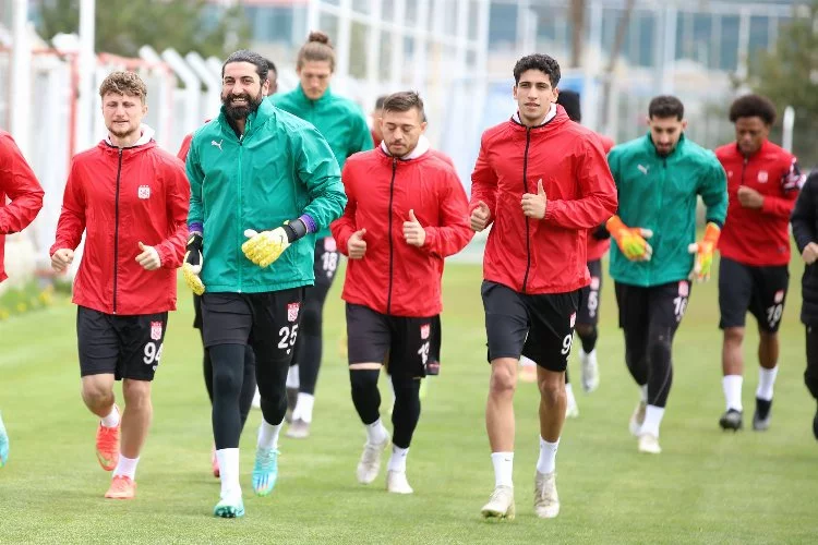 Sivasspor, Fenerbahçe maçı hazırlıklarına başladı