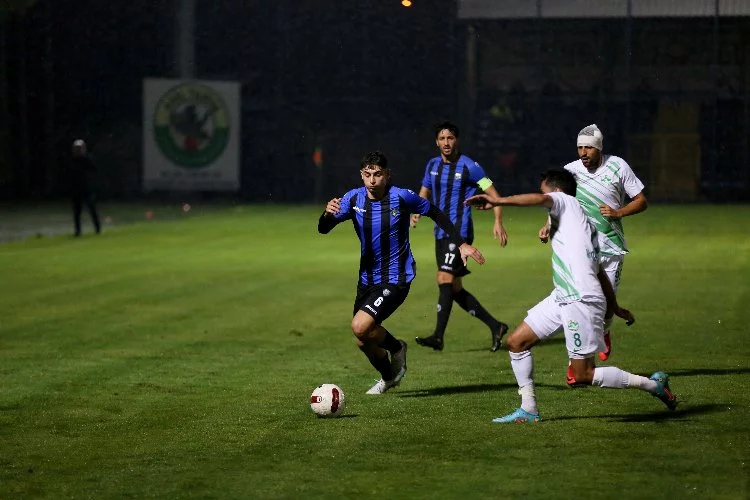 TFF 2. Lig: Karacabey Belediyespor: 3 - Kırşehir FSK: 0