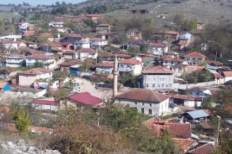 Yenişehir Akbıyık Muhtarı Mehmet Çakır’dan, köy sakinlerine uyarı:  Düğünlerde silah ve havai fişek  atmak kesinlikle yasaktır