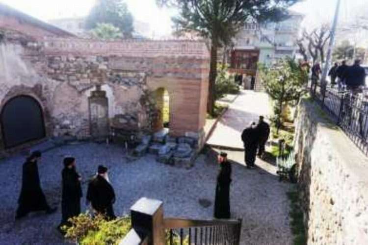 Yunanistan Ortodoks Kilisesi papazları, Ayasofya Orhan Camii'ni ziyaret etti